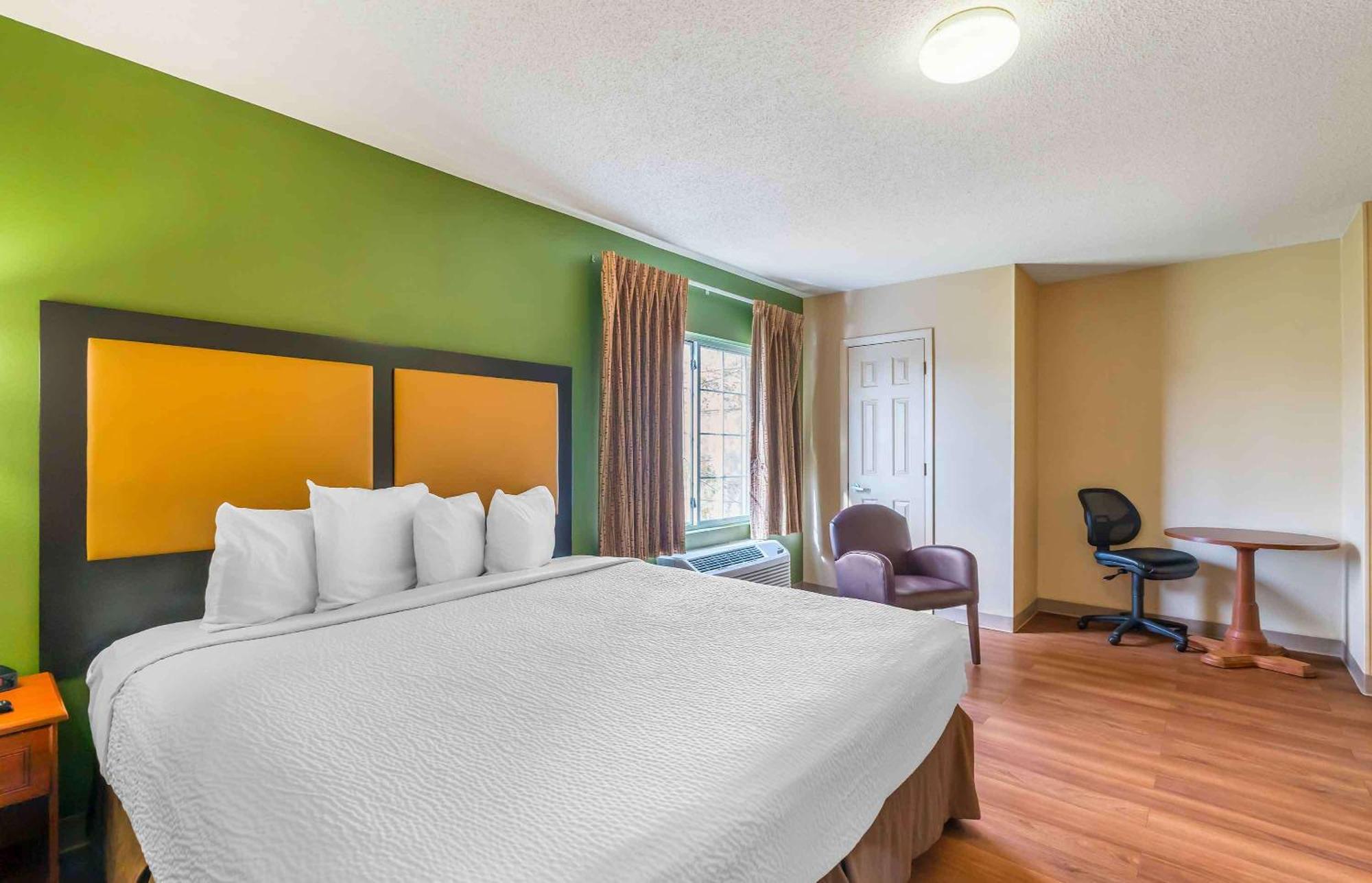 Extended America - - Greenbrier Circle Chesapeake